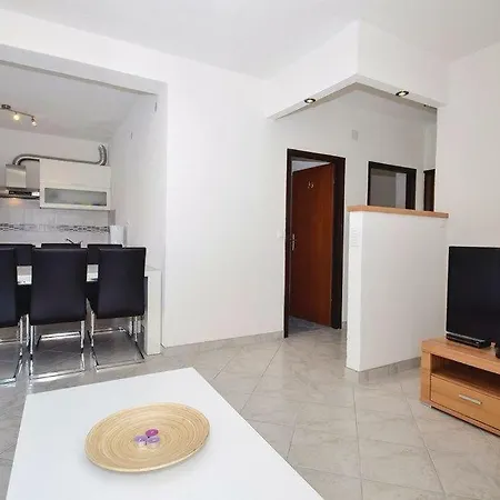 Holiday 4+2 With Pool * Vodice